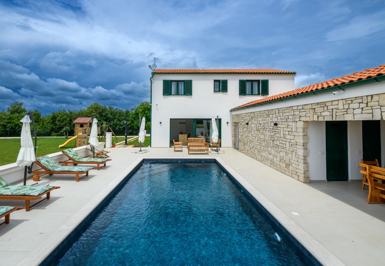 Villa a Krnica - Villa Rafaela near Pula for 7 people with children playground and private poolVilla Rafaela near Pula for 7 people with children playground and private pool