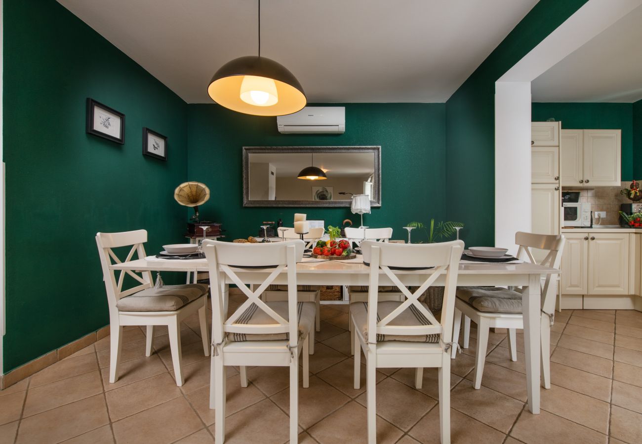 Villa a Krnica - Villa Laura Krnica near Pula for 8 people - pet friendly with children playground