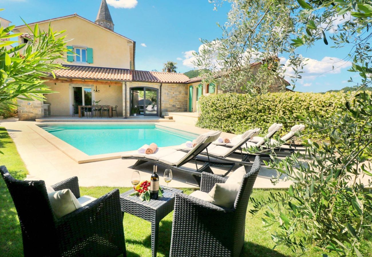 Villa a Kaldir - Villa Benvenuti near Motovun for 8 people - pet friendly with salt - water pool