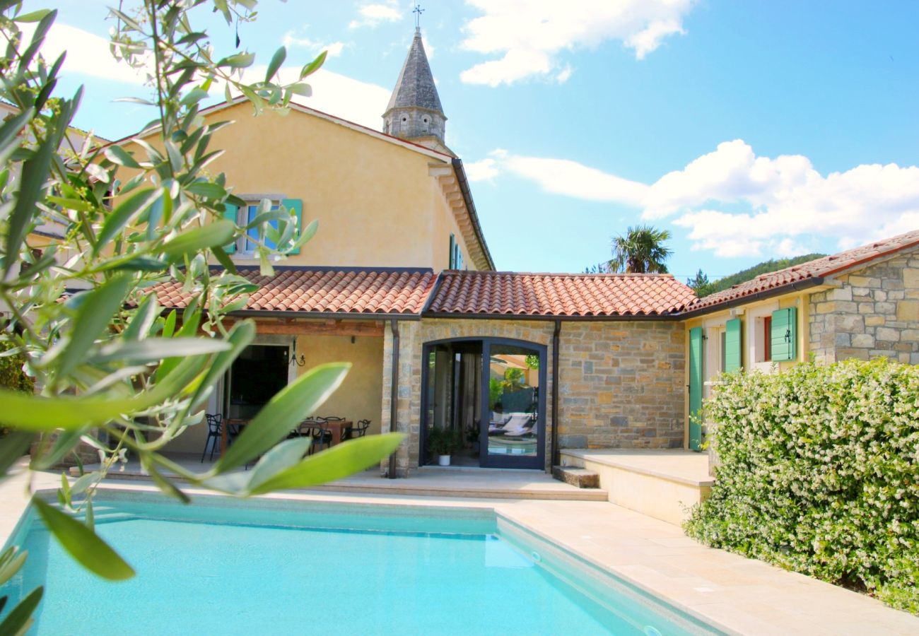 Villa a Kaldir - Villa Benvenuti near Motovun for 8 people - pet friendly with salt - water pool