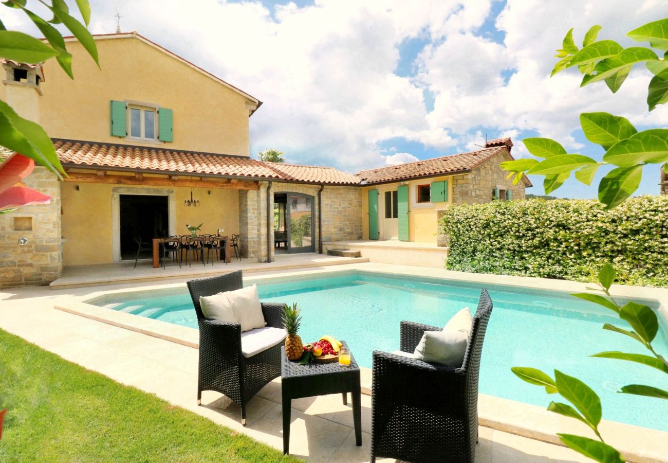 Villa a Kaldir - Villa Benvenuti near Motovun for 8 people - pet friendly with salt - water pool