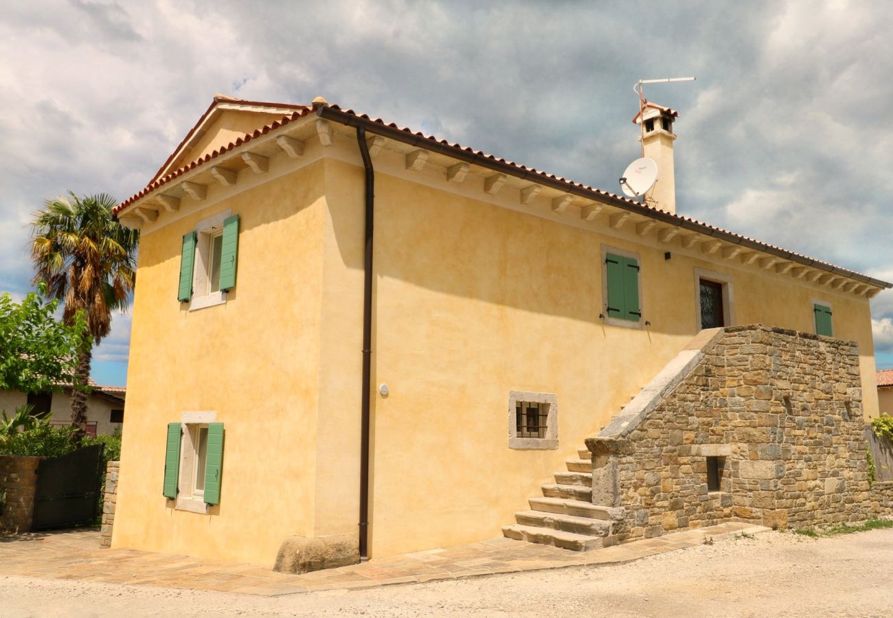 Villa a Kaldir - Villa Benvenuti near Motovun for 8 people - pet friendly with salt - water pool