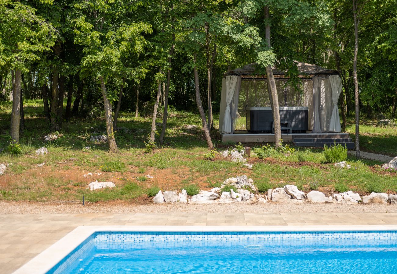 Villa a Sveta Nedelja - Villa St. Nikola for 8 + 2 near Labin - Rabac with jacuzzi & pet friendly