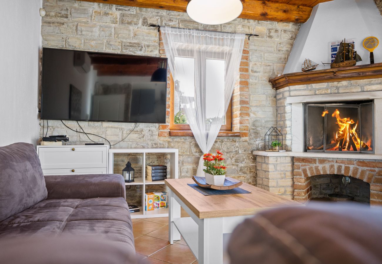 Villa a Paradiž - Villa Sonne in Central Istria for 8 people - pet friendly with private pool