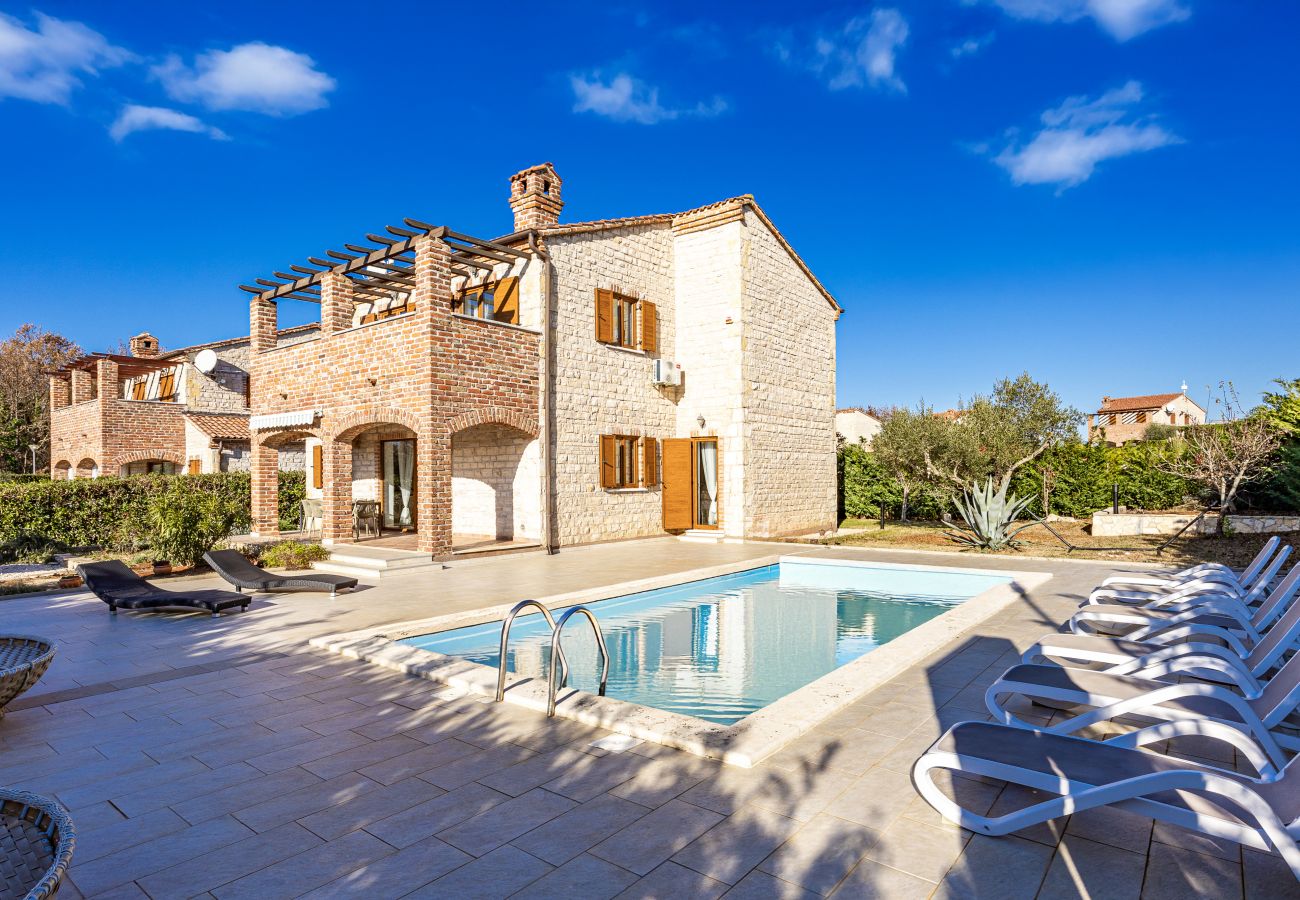 Villa a Paradiž - Villa Sonne in Central Istria for 8 people - pet friendly with private pool