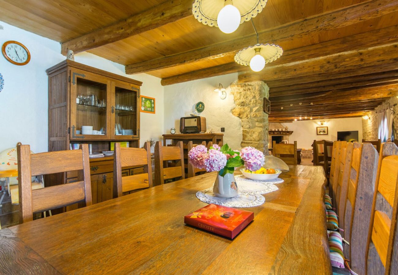 Villa a Mrgani - Villa Captain Morgan for 8 people in Central Istria - pet friendly with private pool