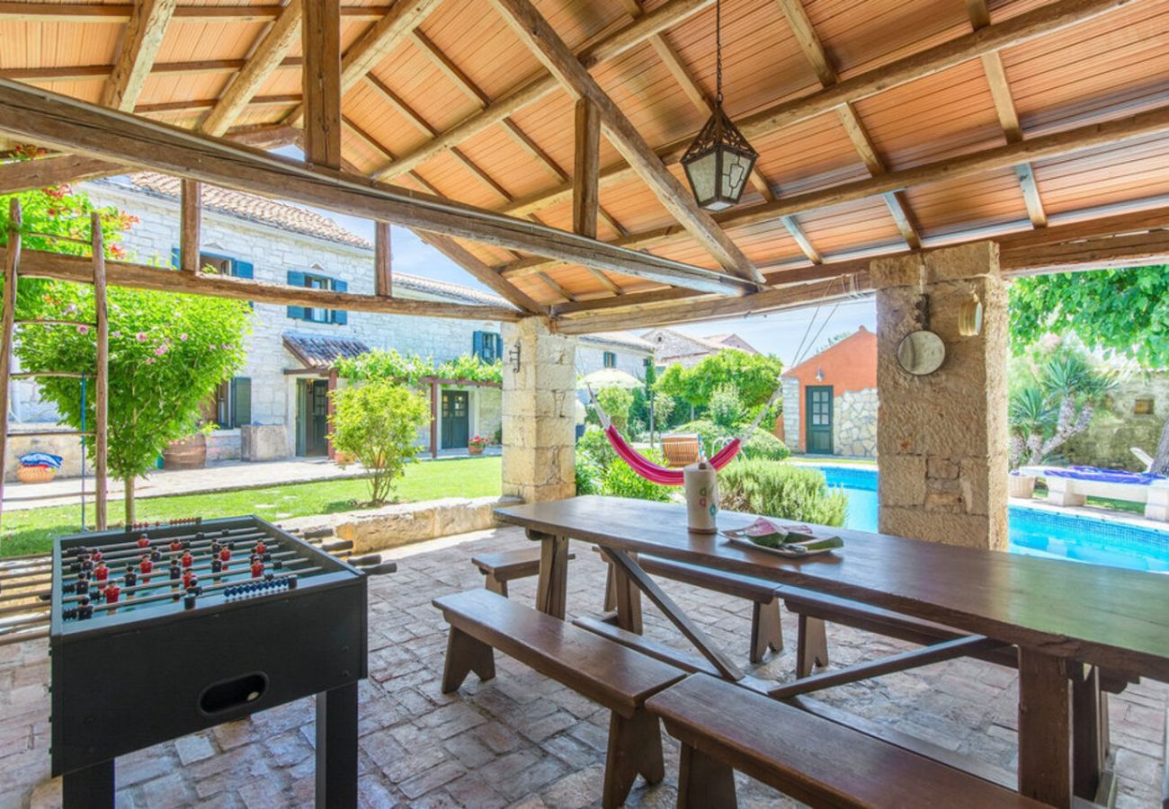 Villa a Mrgani - Villa Captain Morgan for 8 people in Central Istria - pet friendly with private pool