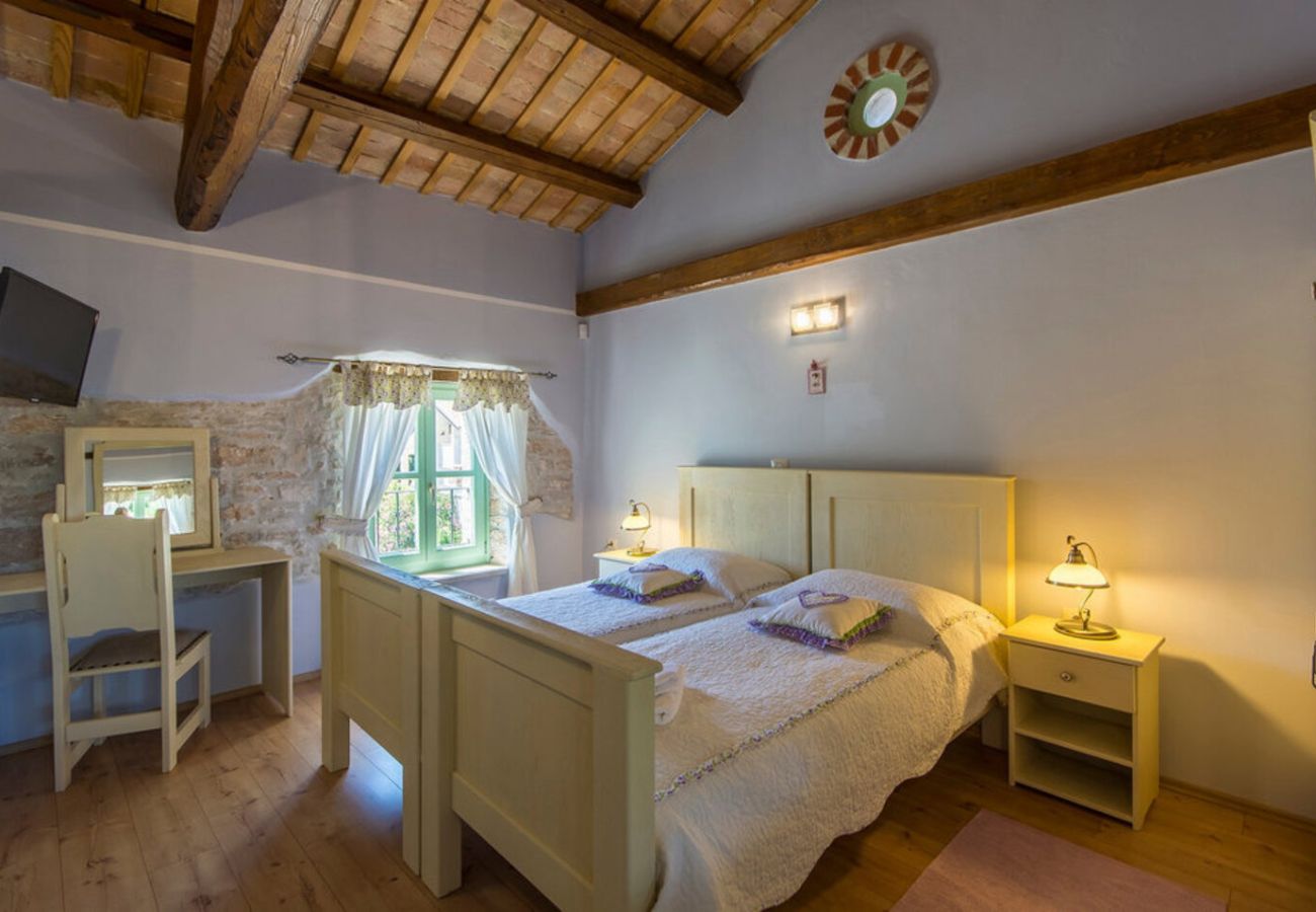 Villa a Tar - Villa Judita for kids & families near Novigrad with large garden & only 2 km from the beach - for 10 people