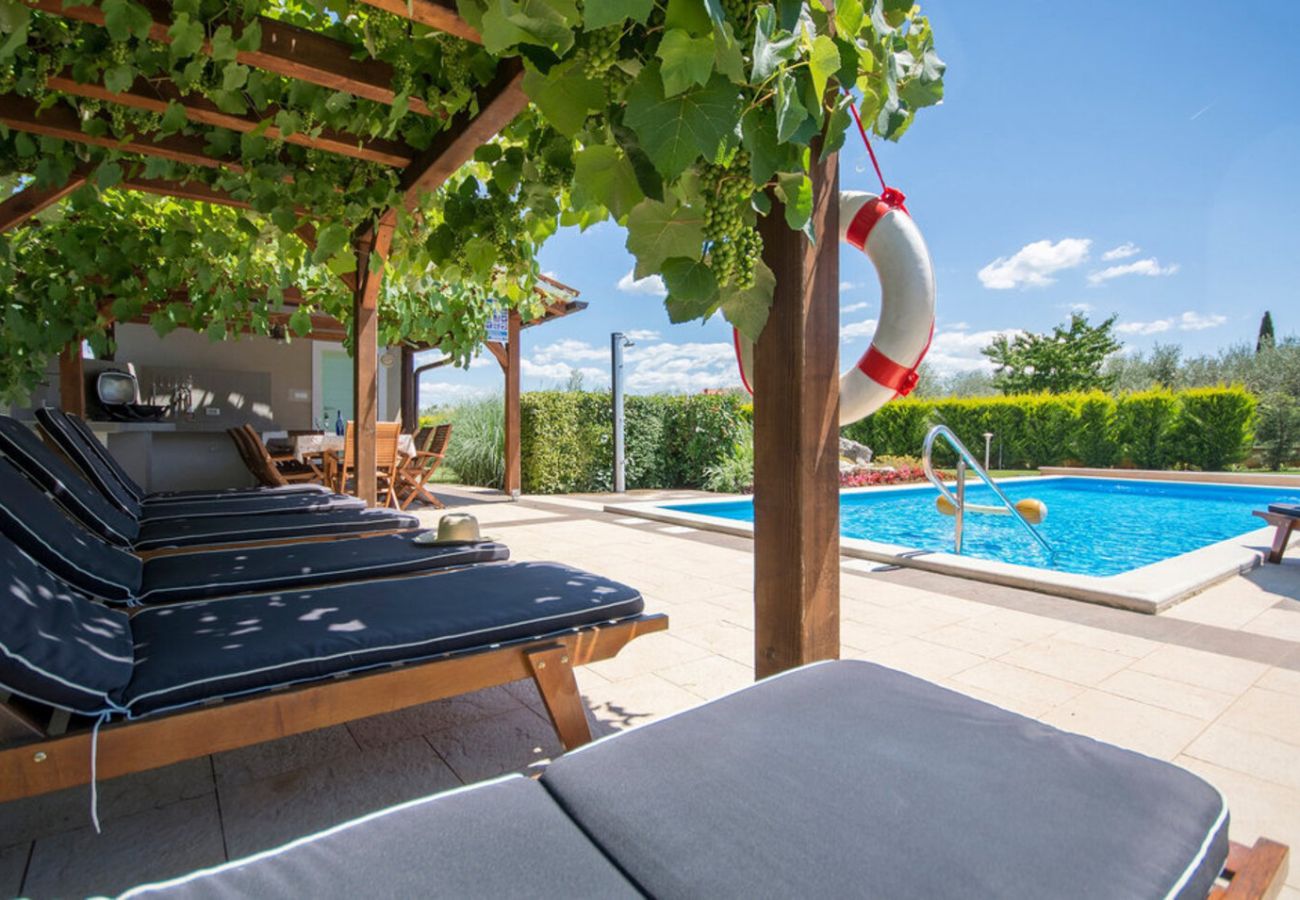 Villa a Tar - Villa Judita for kids & families near Novigrad with large garden & only 2 km from the beach - for 10 people