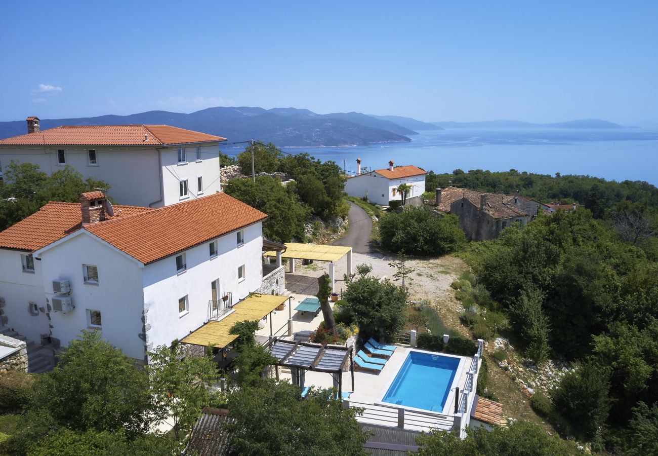 Villa a Mošcenicka Draga - Villa Eugenia for 8 people with private pool & large garden only 3 km from the beach