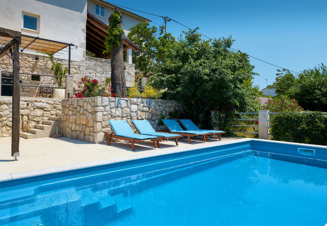 Villa a Mošcenicka Draga - Villa Eugenia for 8 people with private pool & large garden only 3 km from the beach