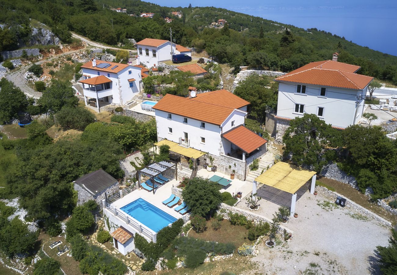 Villa a Mošcenicka Draga - Villa Eugenia for 8 people with private pool & large garden only 3 km from the beach