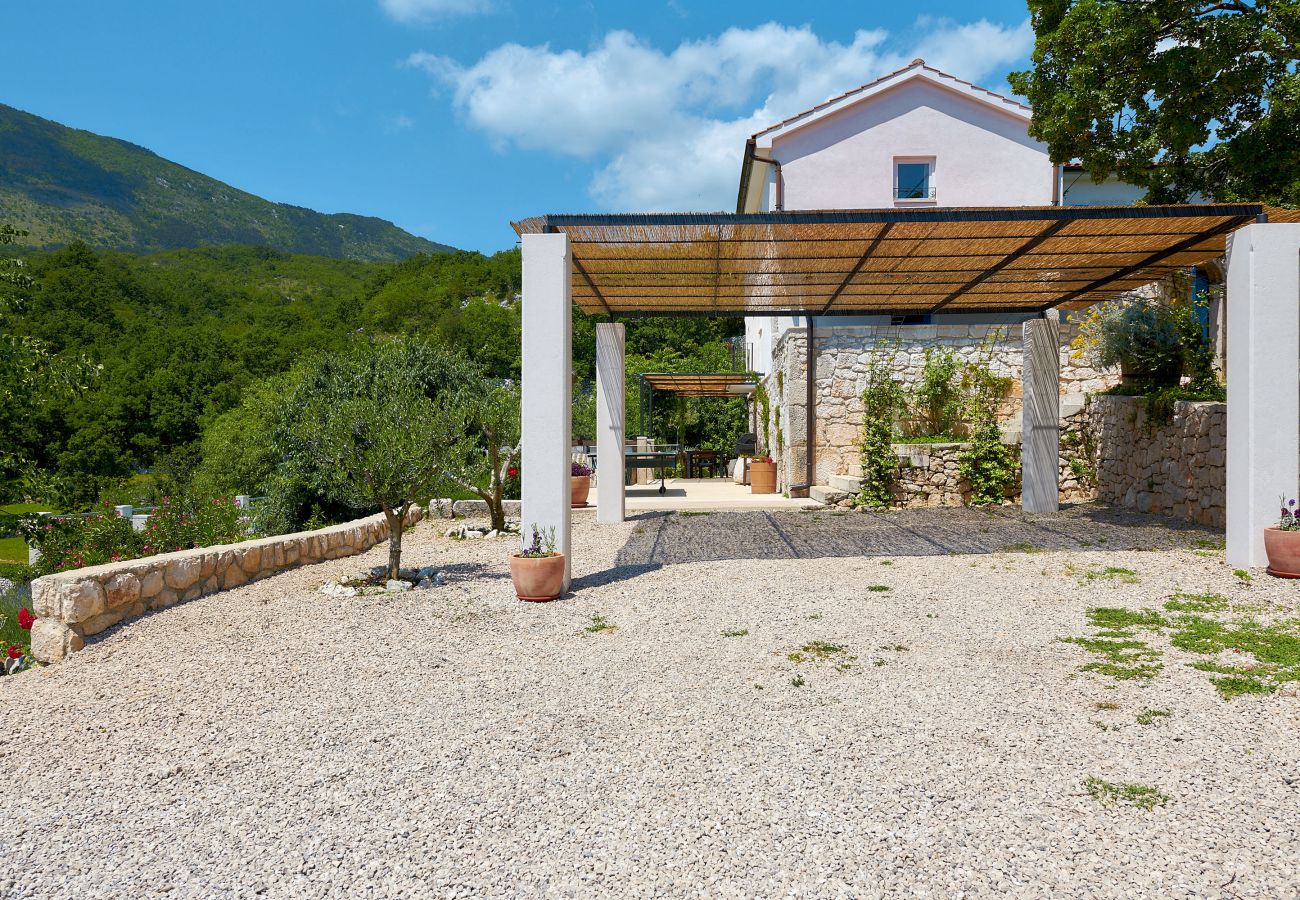 Villa a Mošcenicka Draga - Villa Eugenia for 8 people with private pool & large garden only 3 km from the beach