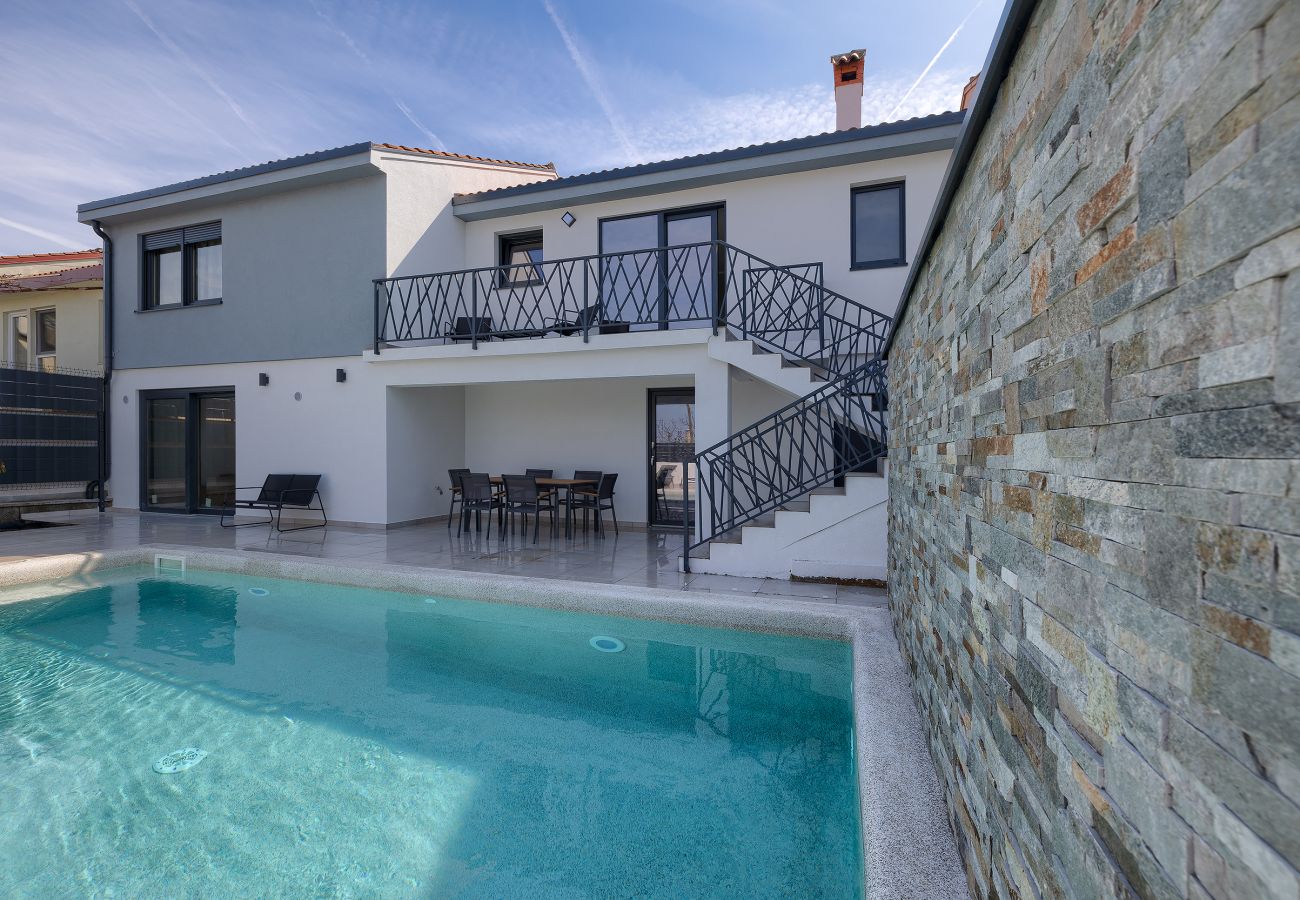 Villa a Štinjan - Villa Meri near Pula for 6 people with heated pool & only 500 m from the beach