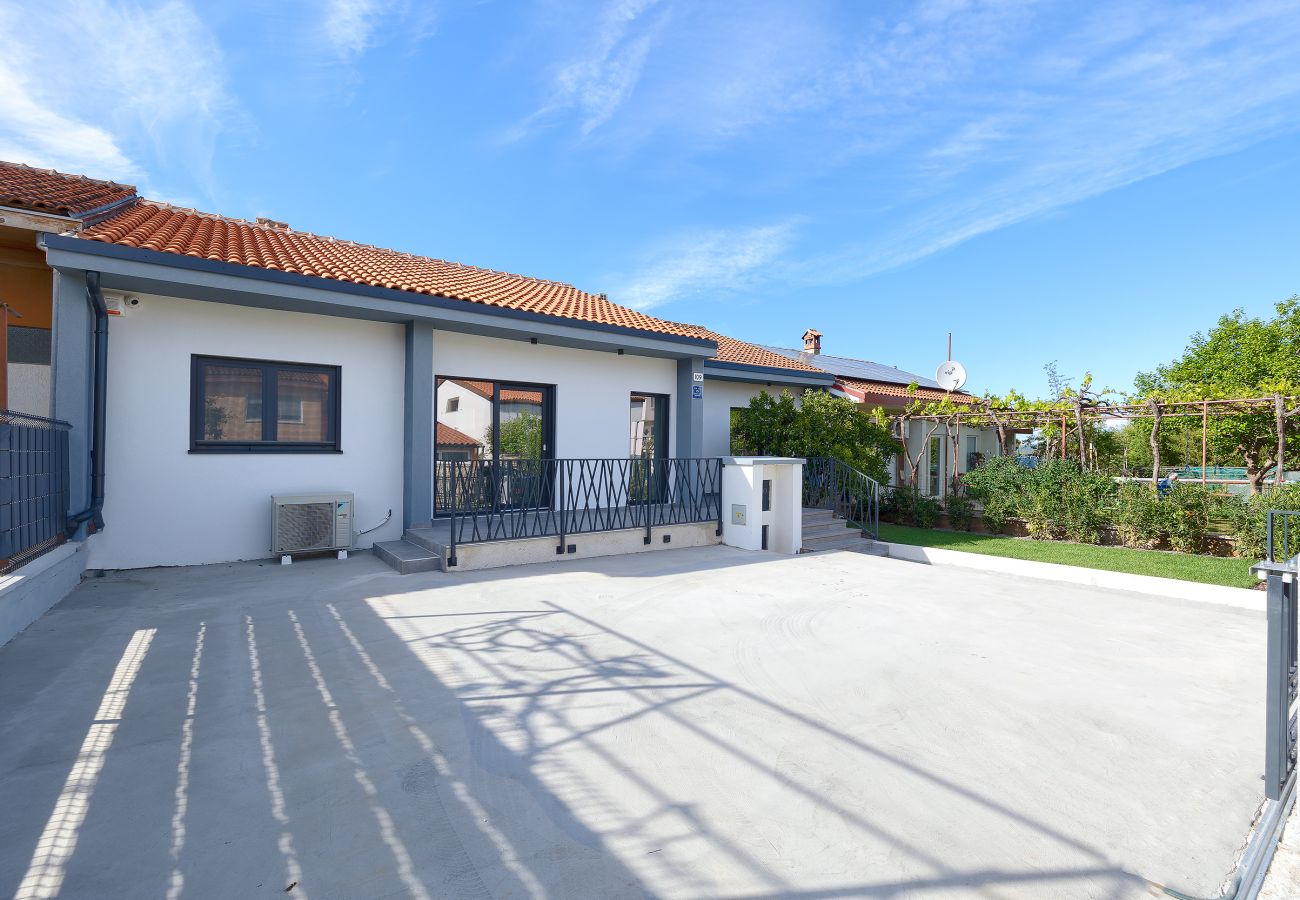 Villa a Štinjan - Villa Meri near Pula for 6 people with heated pool & only 500 m from the beach