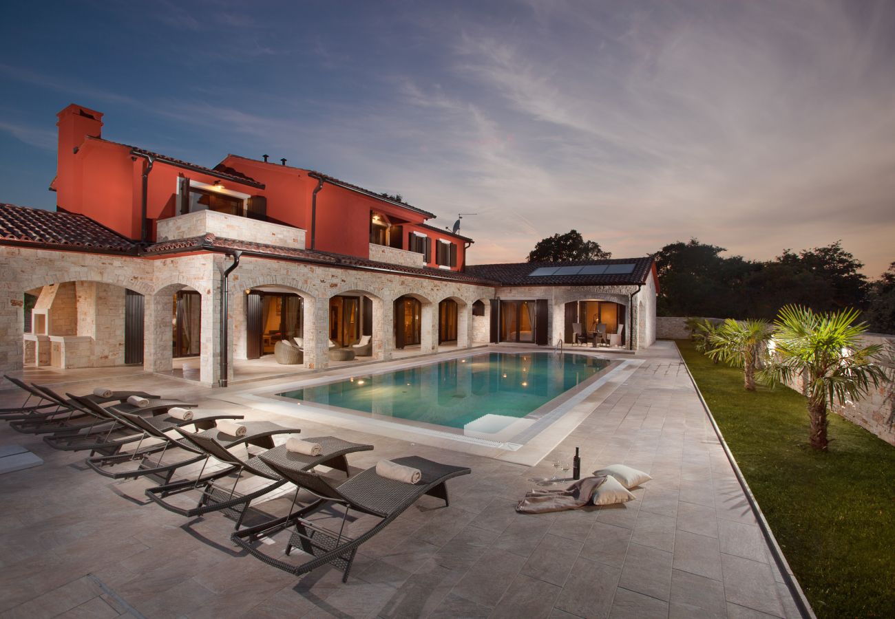 Villa a Svetvincenat - Residence Monaco for 10 people in Central Istria with 65 m2 private pool, large garden & spa 