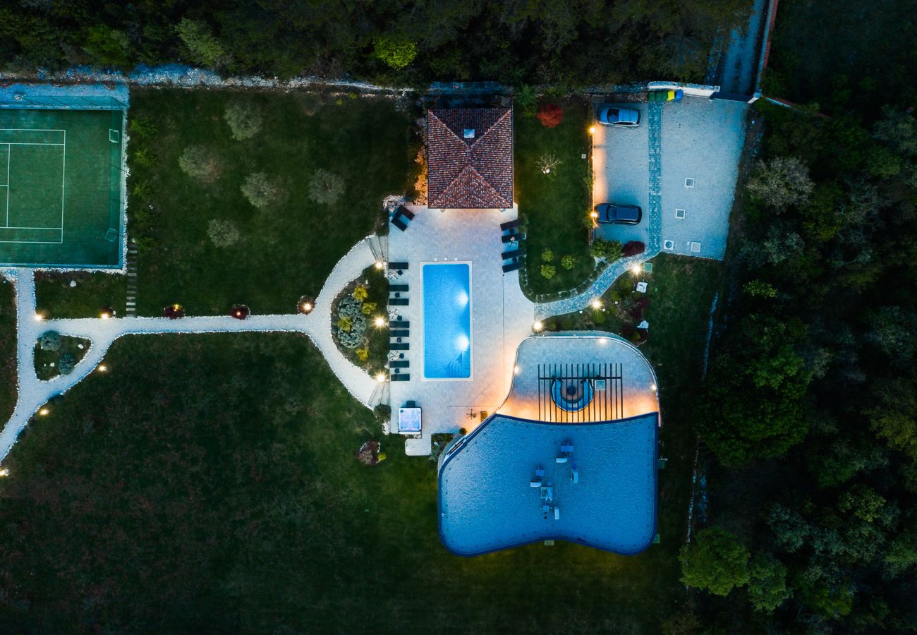 Villa a Juršici - Villa LaDominika for 14 people with sauna & jacuzzi in Central Istria