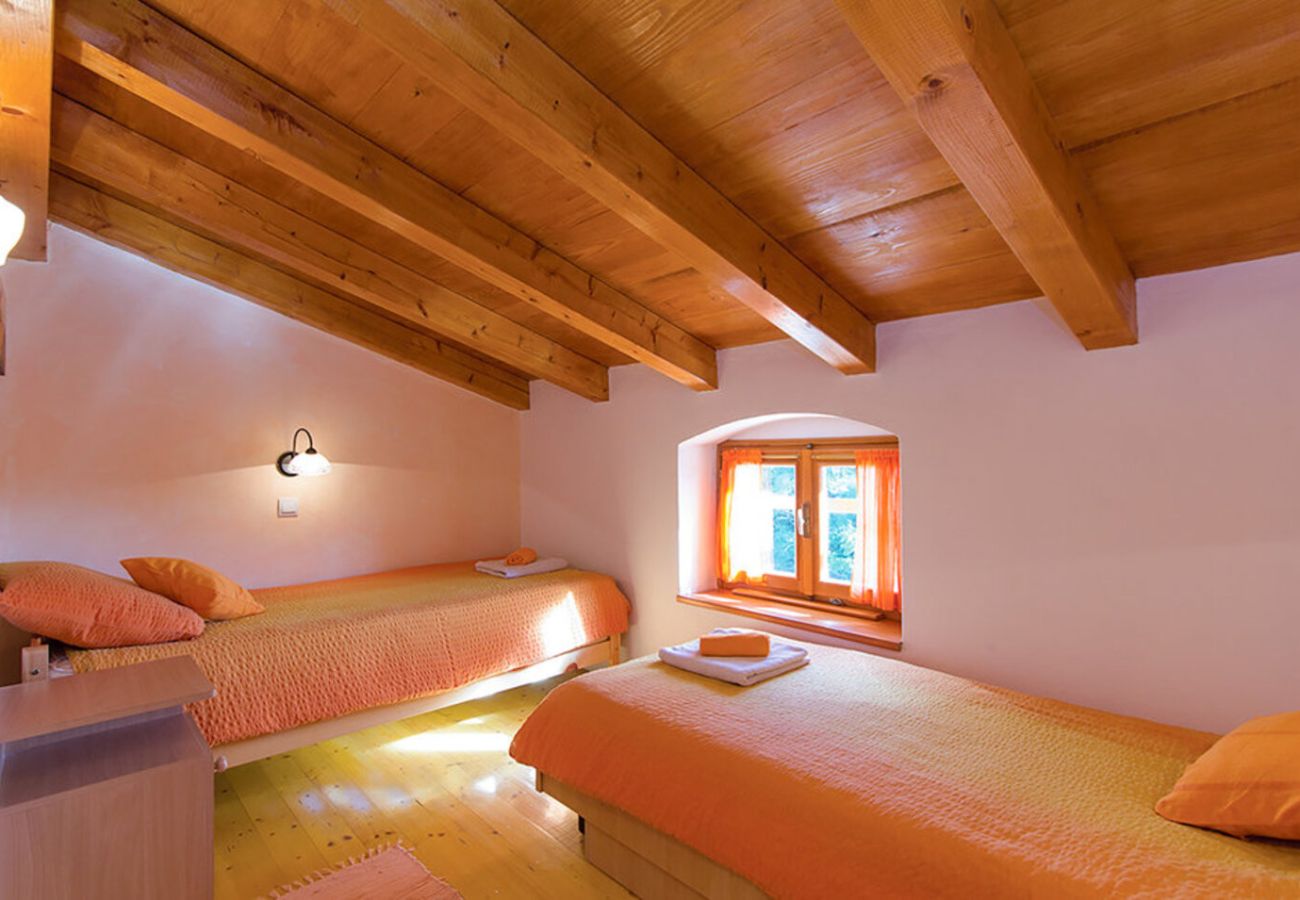 Villa a Divšici - Villa Boduleri for 9 people in Central Istria with private pool & children playground 