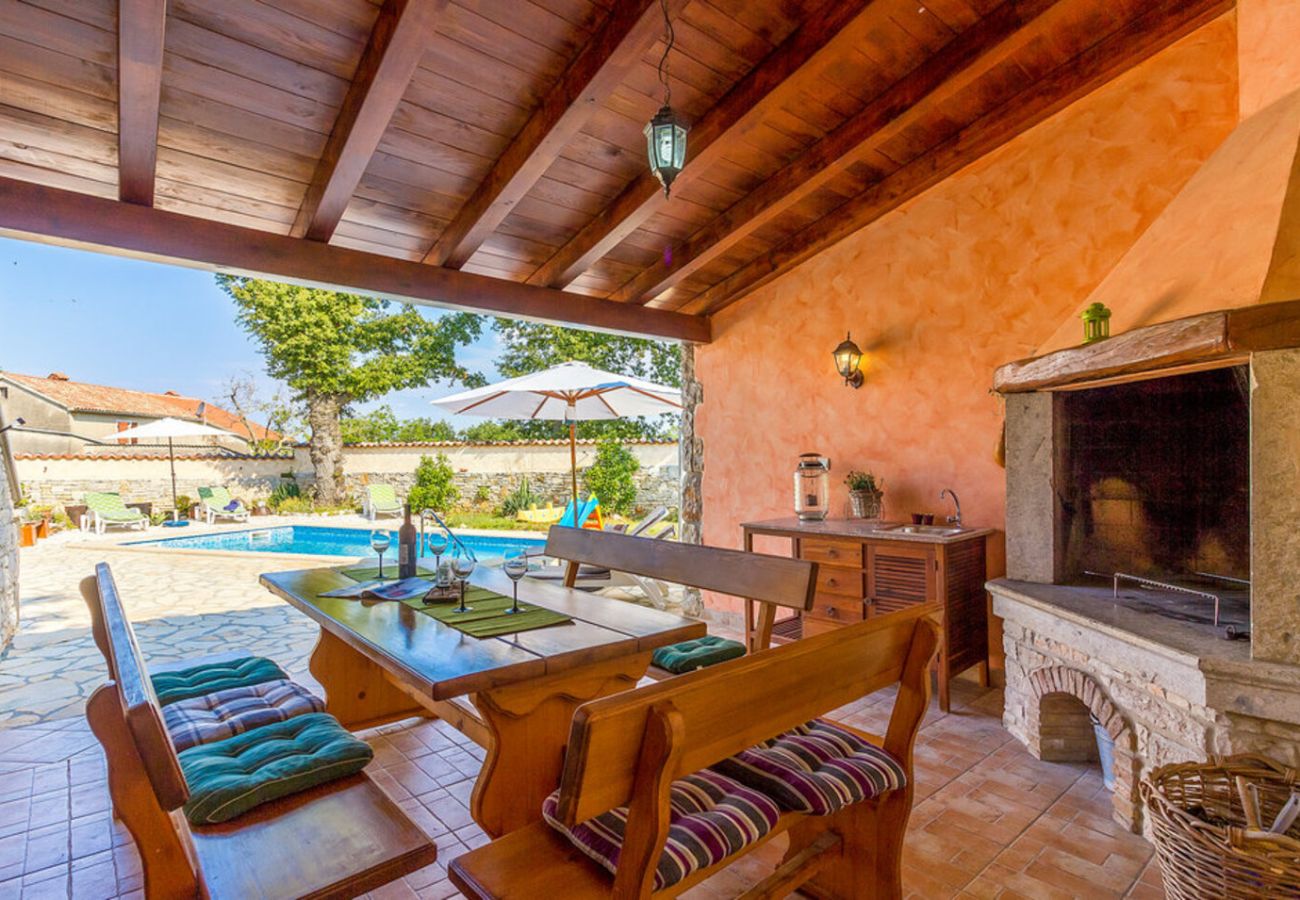 Villa a Divšici - Villa Boduleri for 9 people in Central Istria with private pool & children playground 