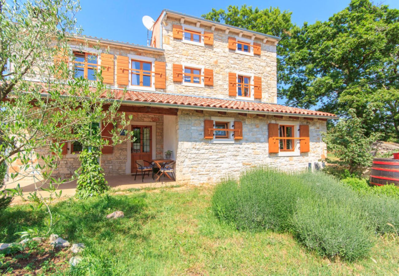 Villa a Divšici - Villa Boduleri for 9 people in Central Istria with private pool & children playground 