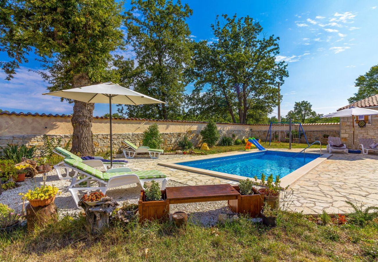 Villa a Divšici - Villa Boduleri for 9 people in Central Istria with private pool & children playground 