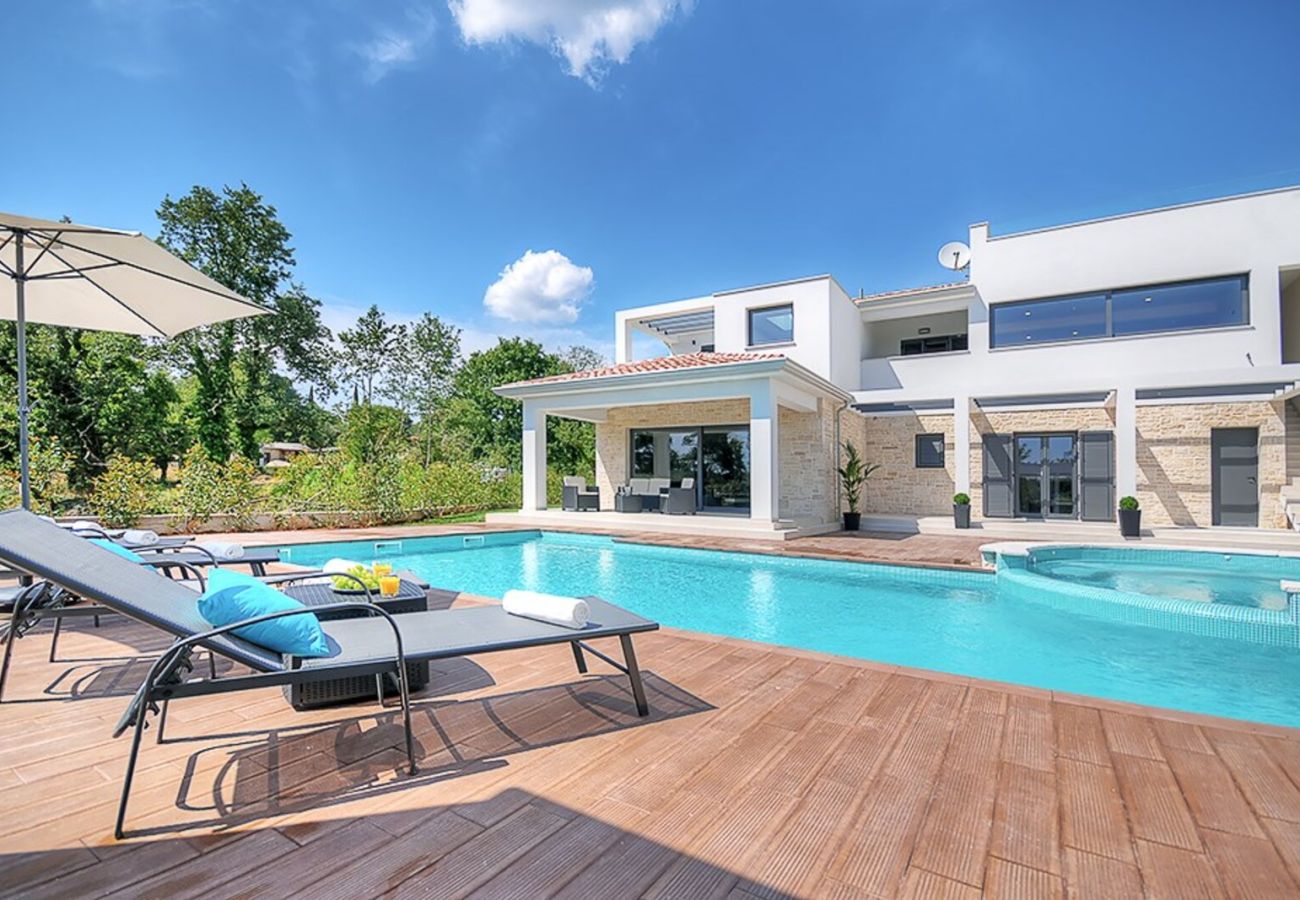 Villa a Višnjan - Villa Onyx for 12 people near Poreč with 65 m2 private pool and jacuzzi