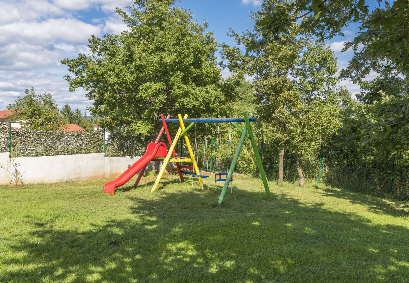 Villa a Pazin - Villa Anima for 8 people in Central Istria with children playground and 50 m2 private pool