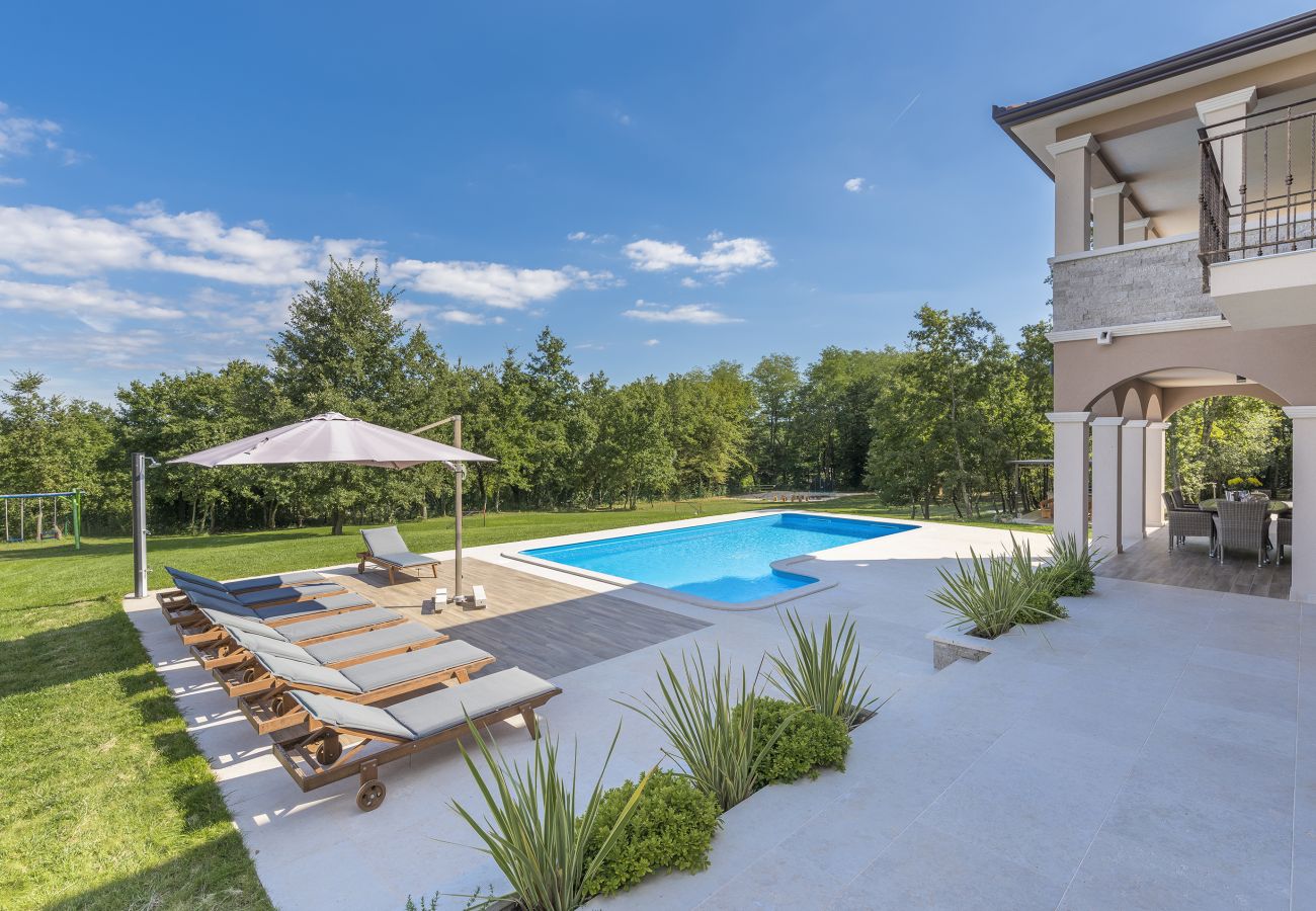 Villa a Pazin - Villa Anima for 8 people in Central Istria with children playground and 50 m2 private pool