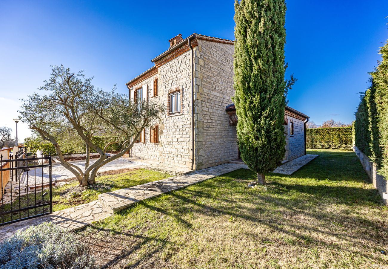 Villa a Paradiž - Villa Ana Paradiz for 8 people in Central Istria with private pool & pet friendly