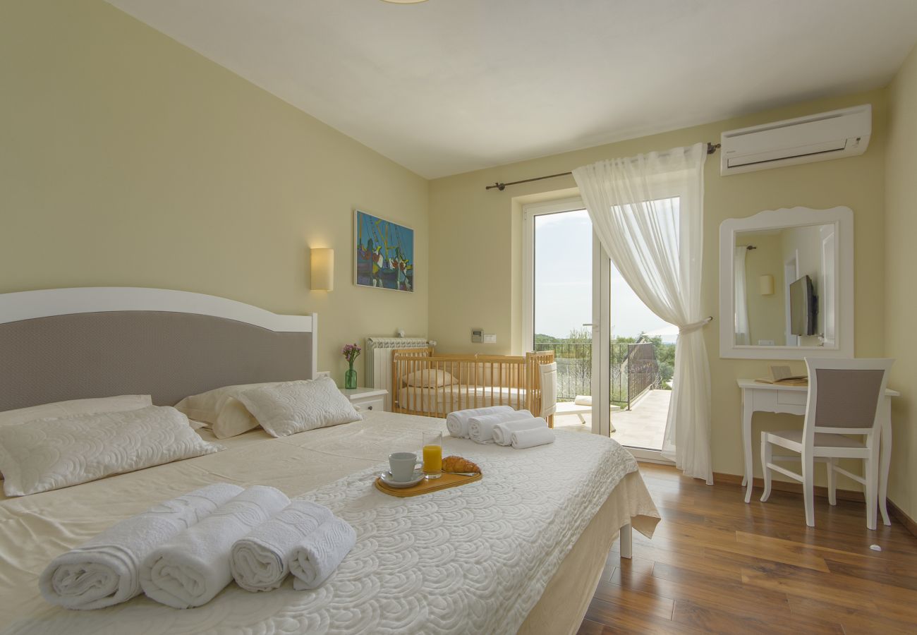 Villa a Višnjan - Villa Sterpazzi for 8 people near Poreč with 38 m2 heated pool, sea view & wellness