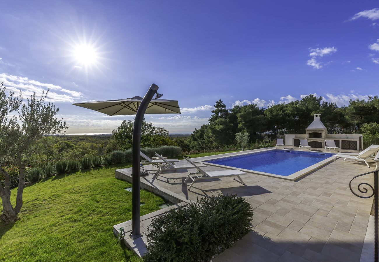 Villa a Višnjan - Villa Sterpazzi for 8 people near Poreč with 38 m2 heated pool, sea view & wellness