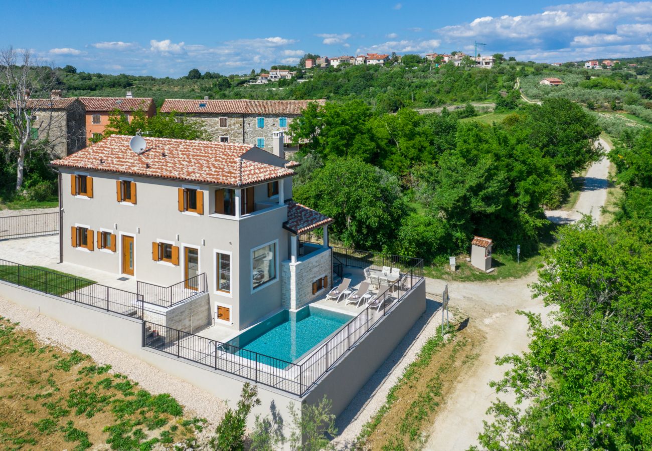 Villa a Krasica - Villa Skraline for 6 people near Umag with salt-water private pool 