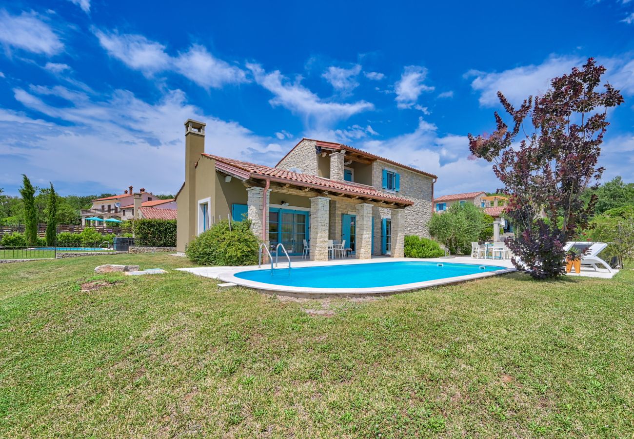 Villa a Vardica - Villa Figlica for 6 people near Umag with jacuzzi & pet friendly