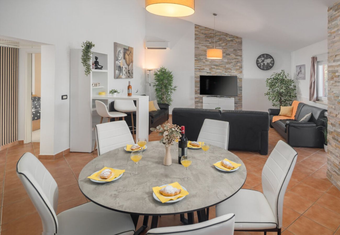 Villa a Montižana - Villa Belvedere for 6 people near Poreč with sea view and pet friendly