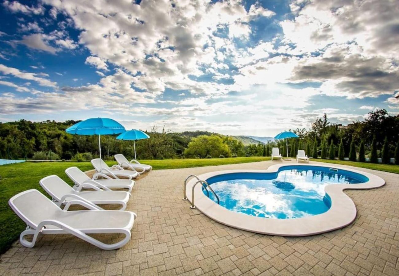 Villa a Krušvari - Villa Viera for 12 people in Central Istria with private pool & pet friendly