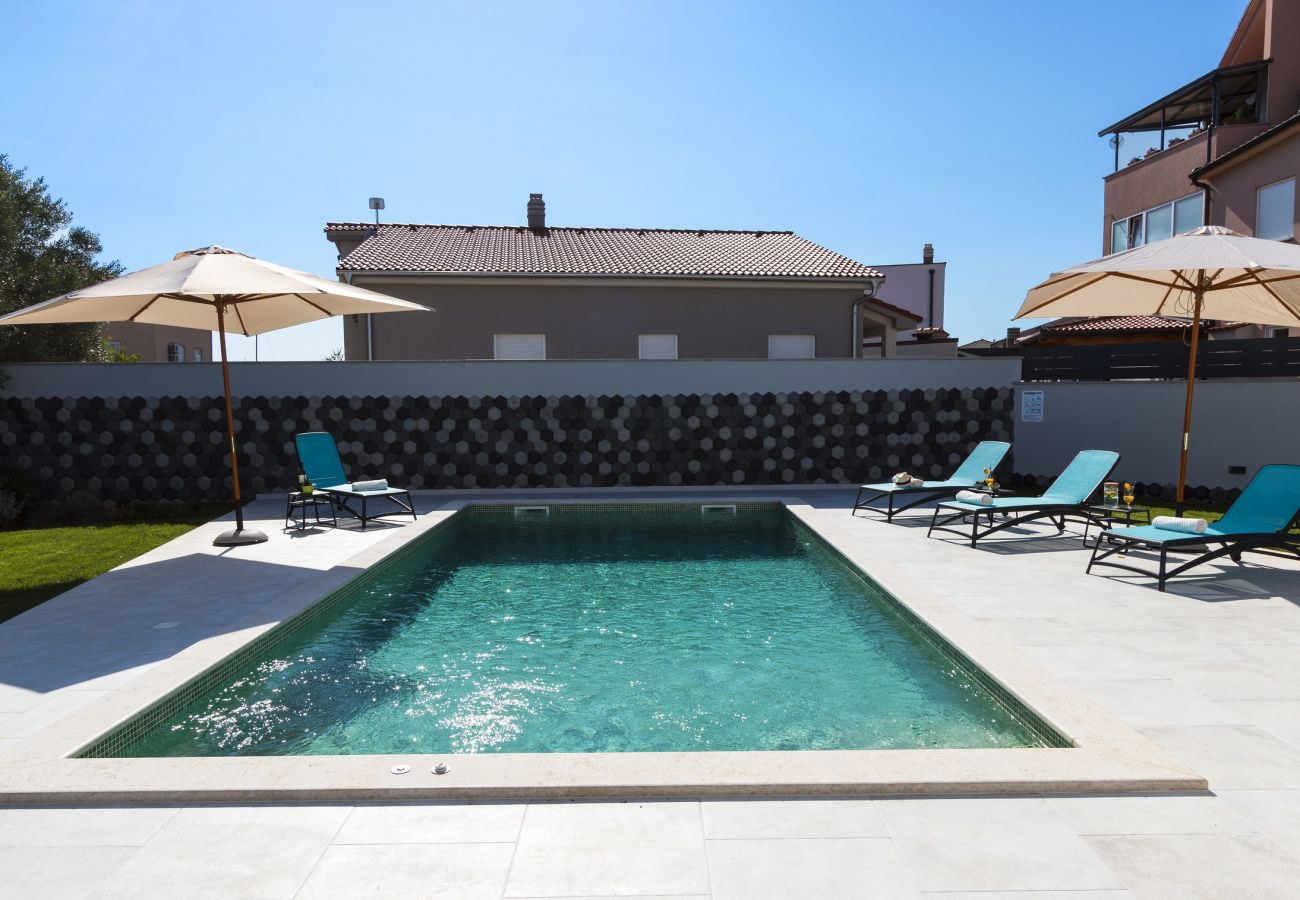 Villa a Pula - Villa Moderna near Pula for 8 people with private pool 