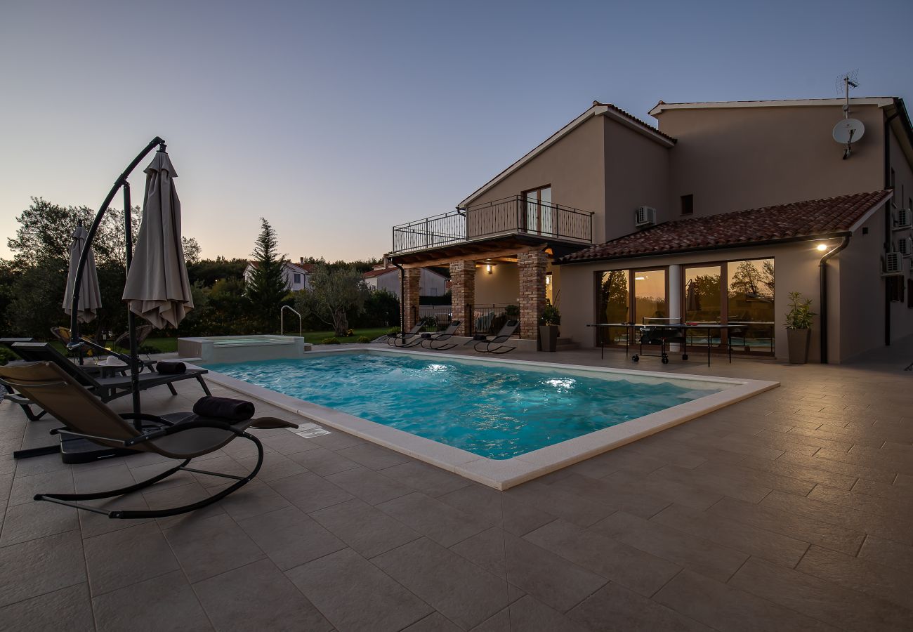 Villa in Loborika - Villa Mattuzzi near Pula with large garden, kids playground and whirlpool