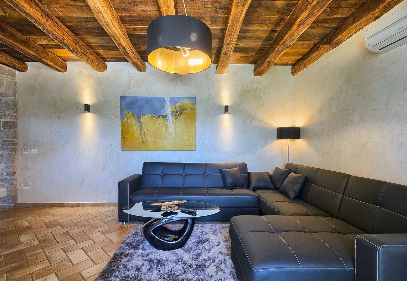 Villa in Rakotule - Villa Zvonar near Motovun with large pool (62m2) and whirlpool