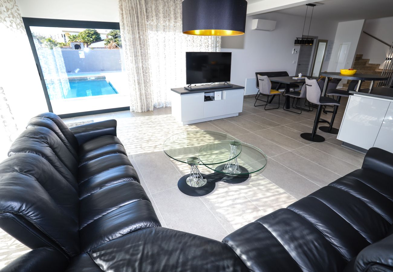 Villa in Porec - Villa Jacky in Poreč for 8 people with private pool just 900 meters from sea