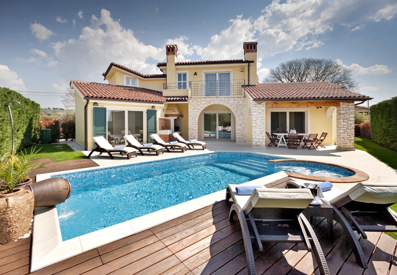 Villa in Labinci - Villa Santa Domenica near Poreč with play room, beautiful tavern & garden