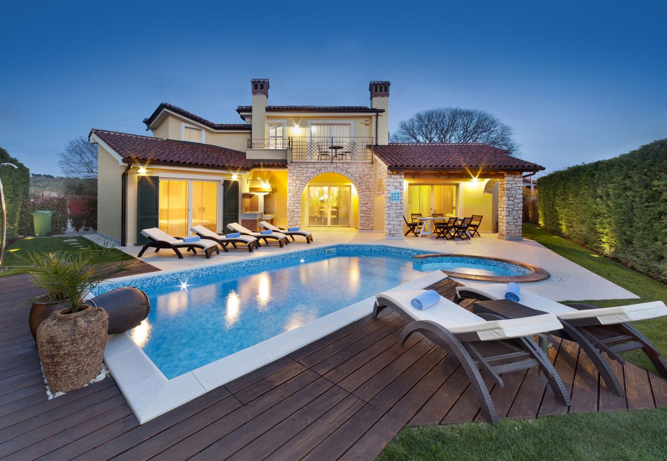 Villa in Labinci - Villa Santa Domenica near Poreč with play room, beautiful tavern & garden