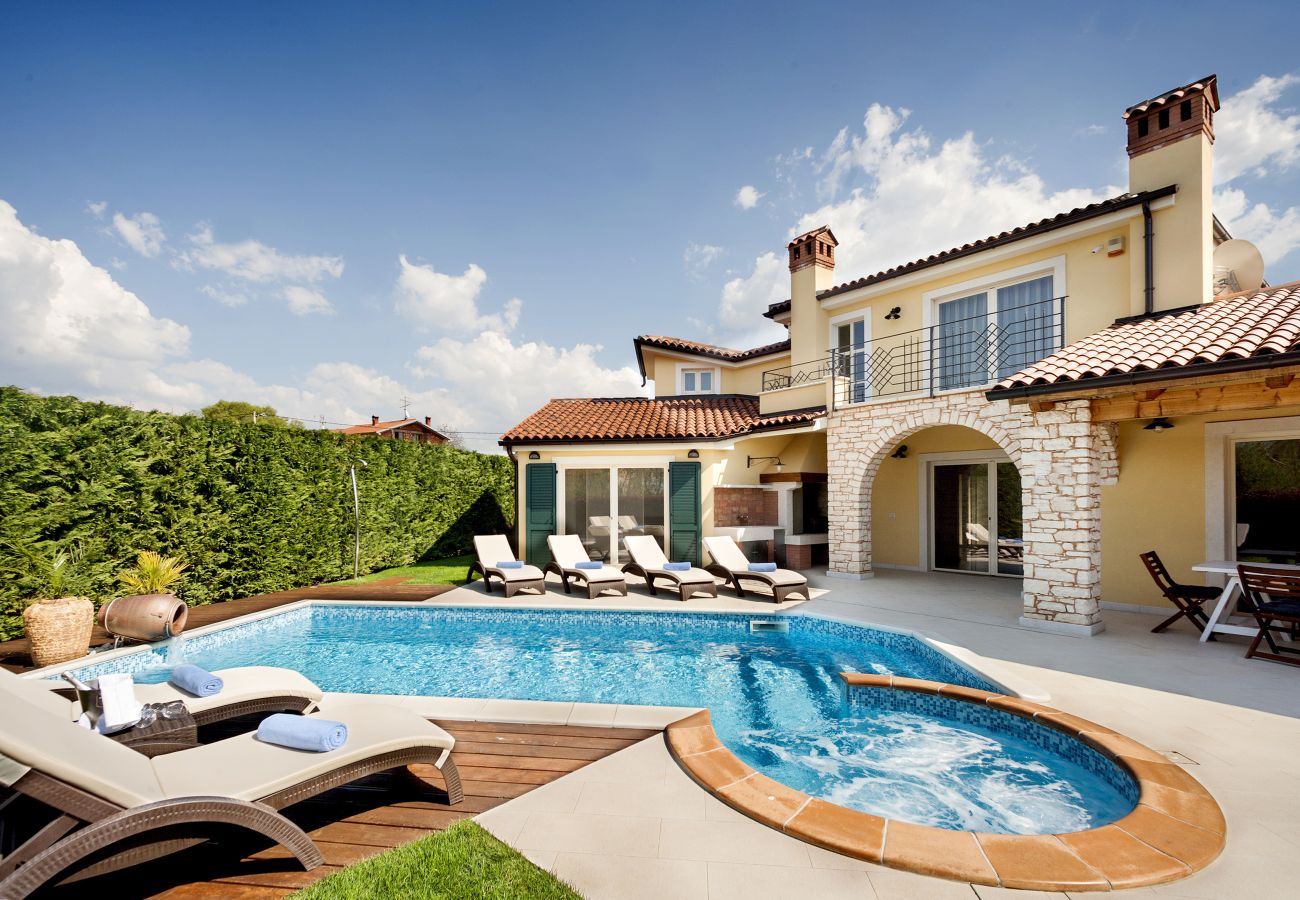 Villa in Labinci - Villa Santa Domenica near Poreč with play room, beautiful tavern & garden