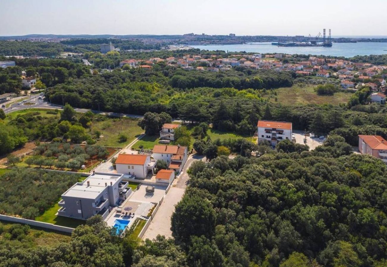 Villa in Pula - Villa Grande T&D for 14 people near Pula with sauna, fitness & heated pool