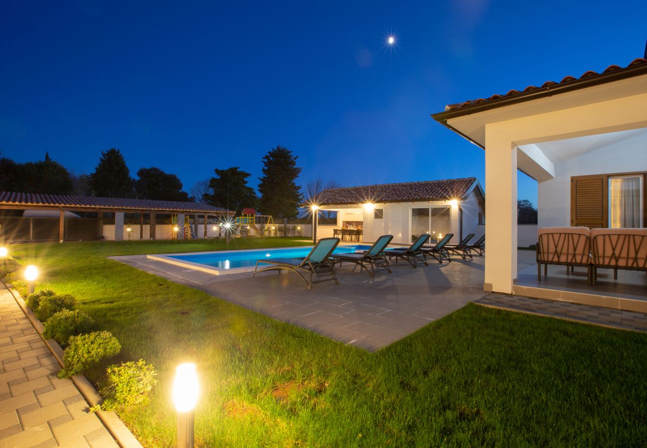 Villa in Šišan - Villa Alba Rossa near Pula for 6 people with private pool only 1 km from the sea