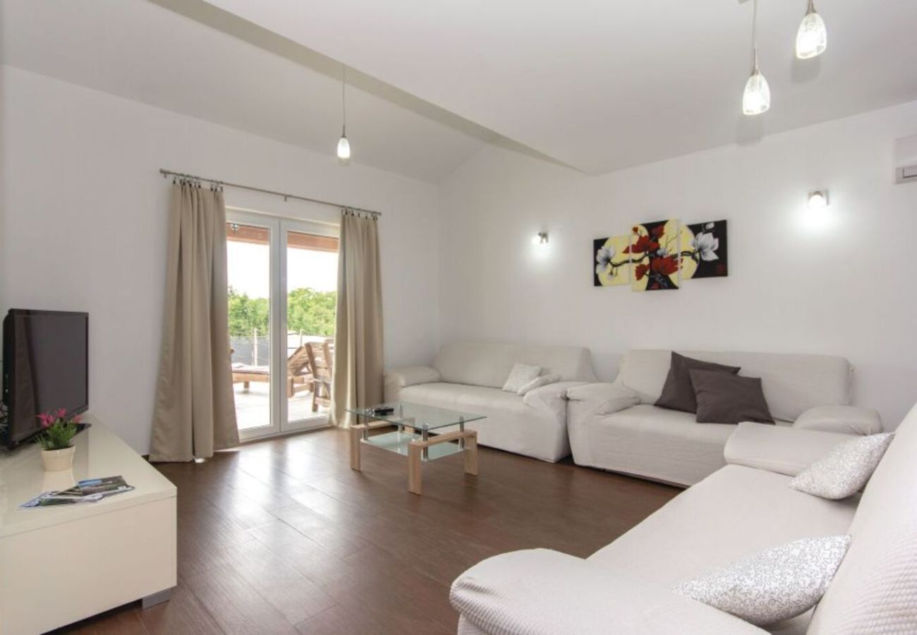 Villa in Filipana - Casa Filipana for 8 people near Pula with volleyball pitch and private pool