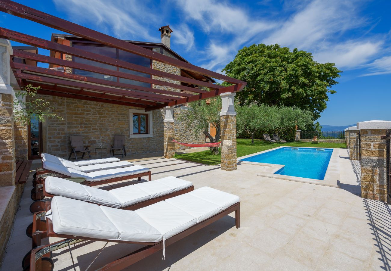 Villa in Zamaski Dol - Villa Zamask for 7 people in Central Istria with jacuzzi & sauna