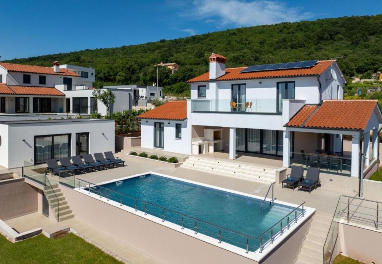 Villa in Salakovci - Villa Astrid near Labin - Rabac for 11 people with 55 m2 private pool & pet friendly