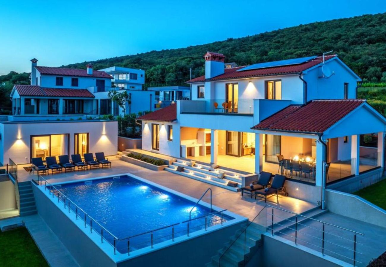 Villa in Salakovci - Villa Astrid near Labin - Rabac for 11 people with 55 m2 private pool & pet friendly