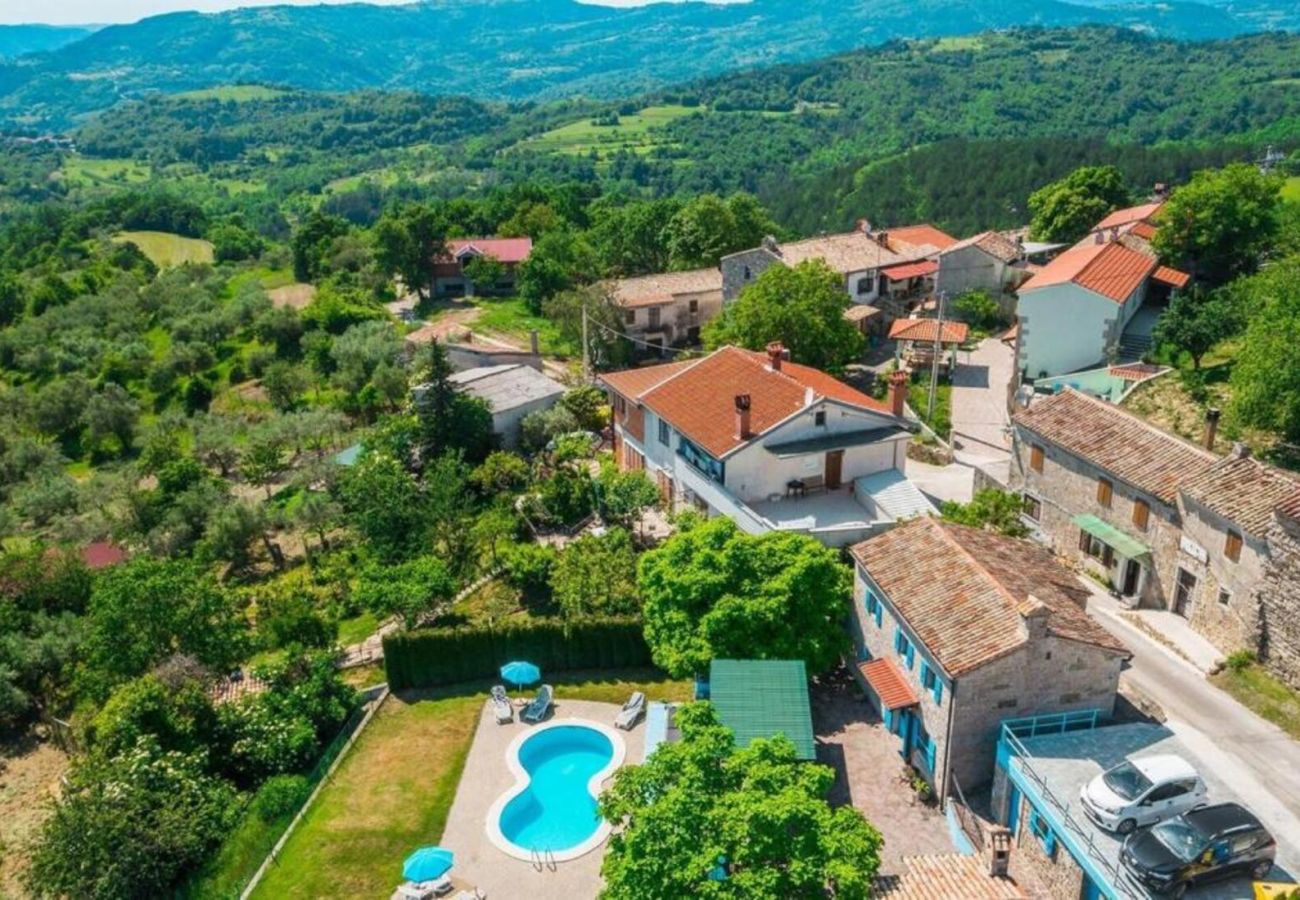 Villa in Krušvari - Villa Viera for 12 people in Central Istria with private pool & pet friendly