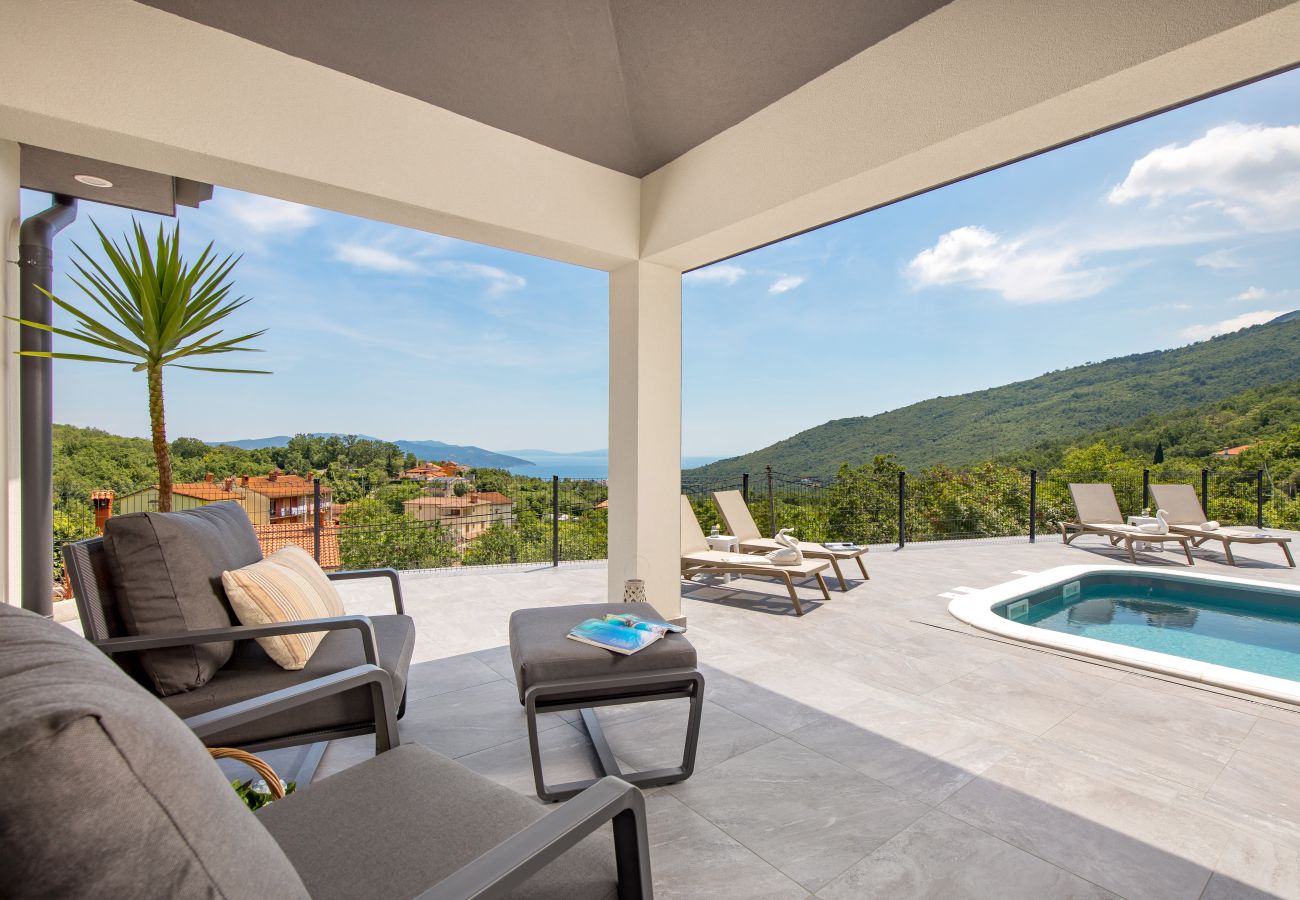 Villa in Mošcenicka Draga - Villa Mantis for 6 people with sea view and private pool